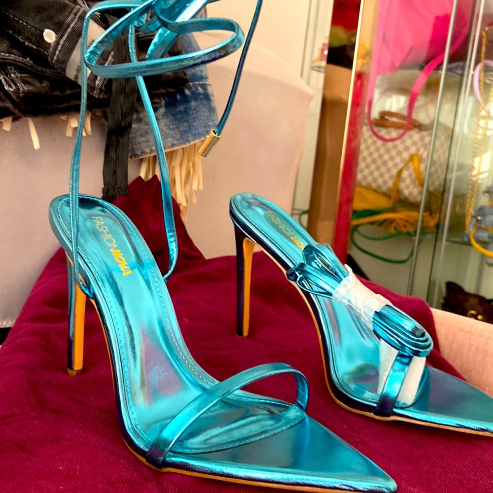 Fashion Nova Metallic blue heels